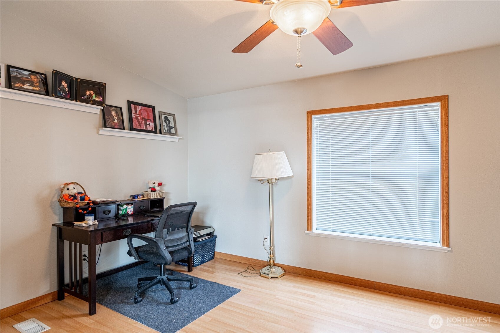 Manson, Washington, 98831, United States, 3 Bedrooms Bedrooms, ,2 BathroomsBathrooms,Residential,For Sale,1901379