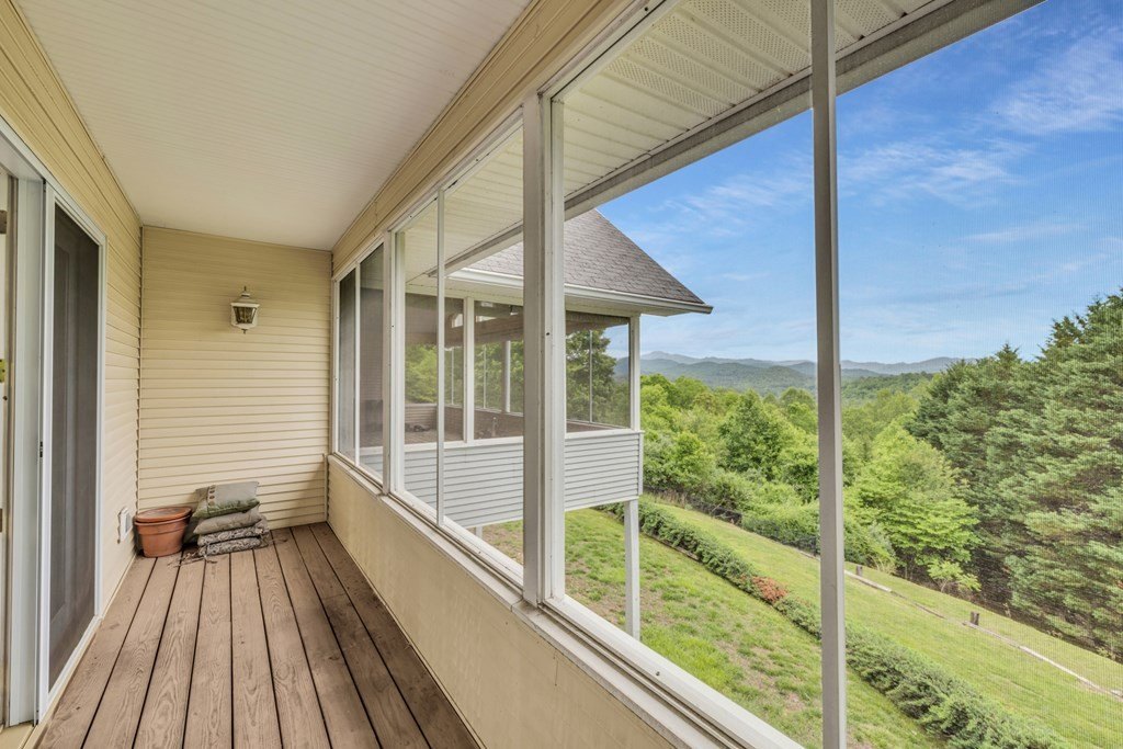 Hayesville, North Carolina, 28904, United States, 3 Bedrooms Bedrooms, ,4 BathroomsBathrooms,Residential,For Sale,1934980