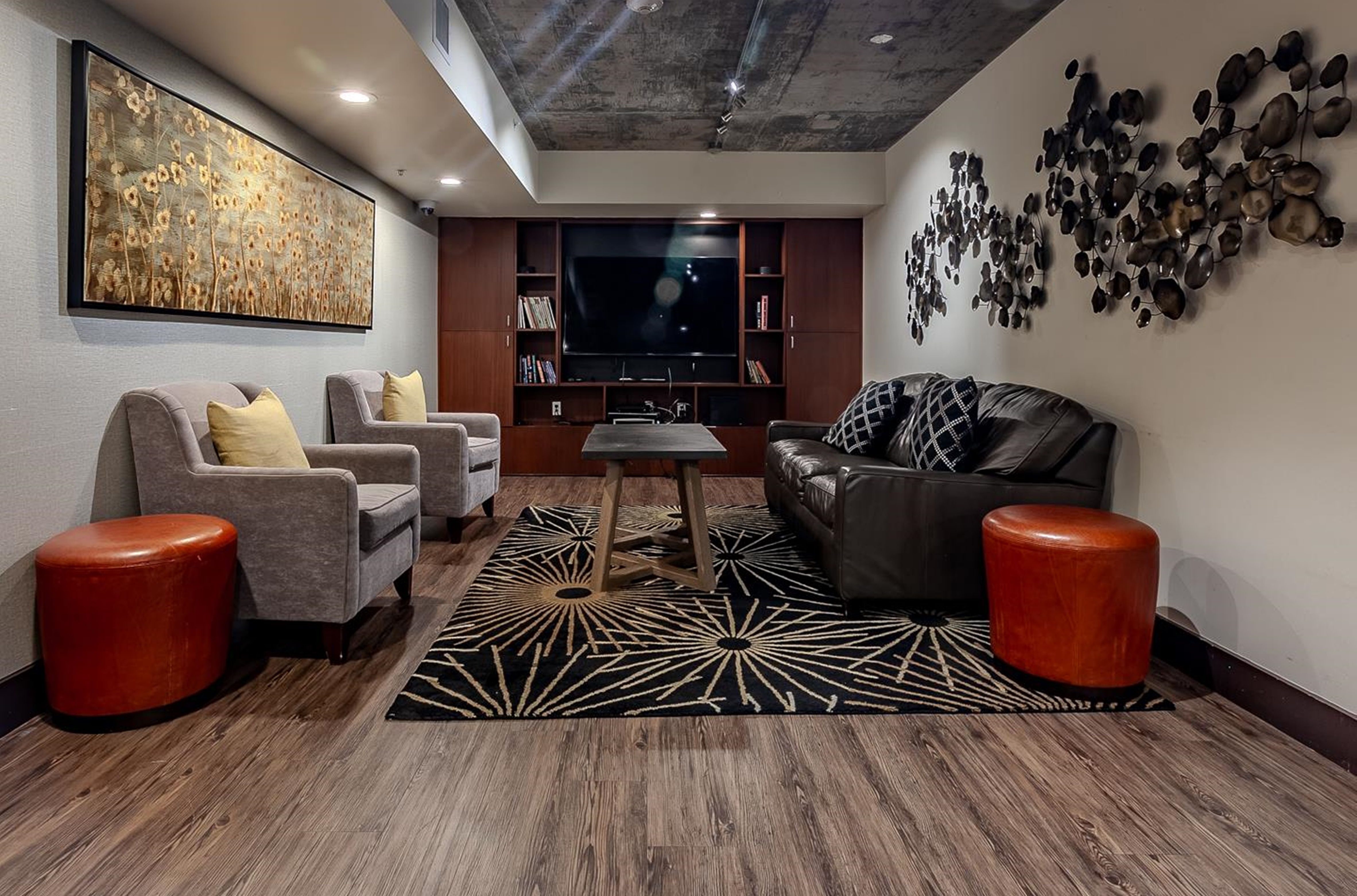  Sophisticated Penthouse Loft with Private Patio in Vibrant Jack London Square - 物件實景