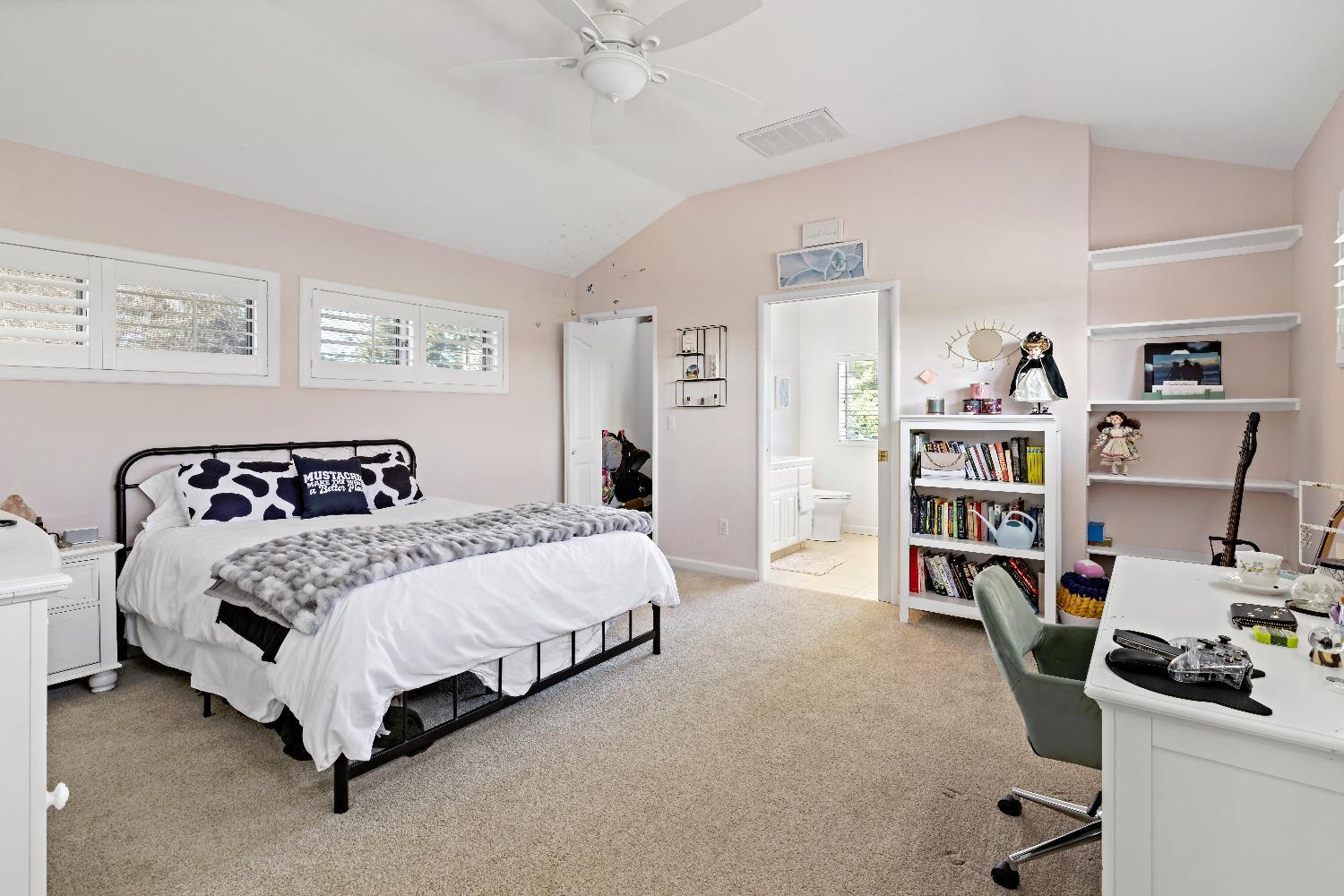 Turlock, California, 95380, United States, 3 Bedrooms Bedrooms, ,4 BathroomsBathrooms,Residential,For Sale,1993882