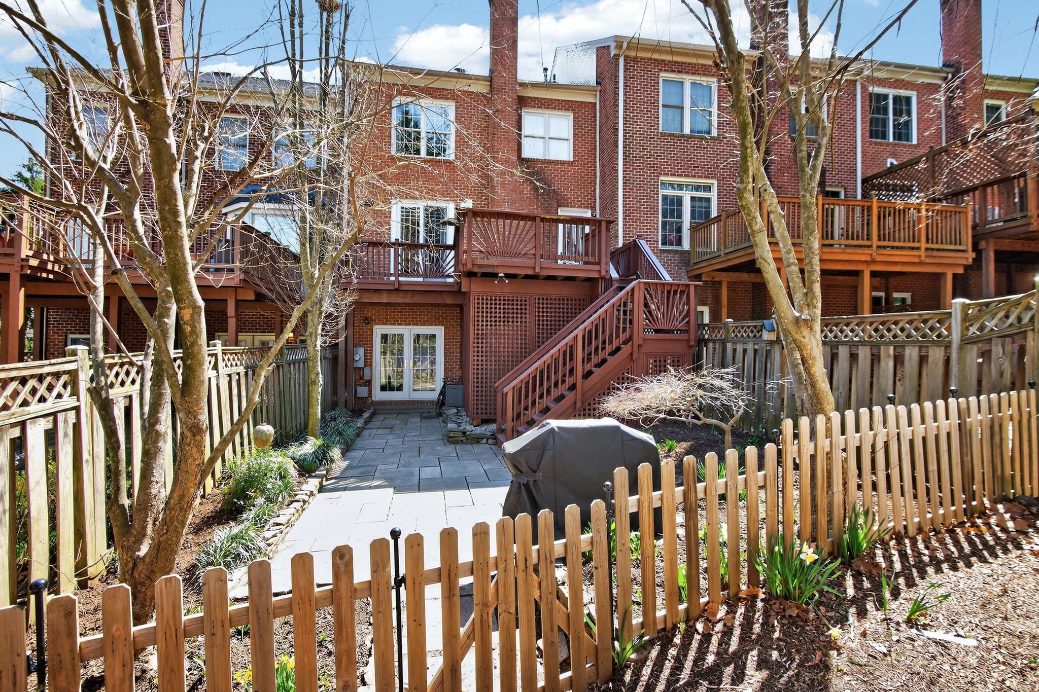 105 Crofton Hill Lane, Rockville, MD, 20850 - 物件實景