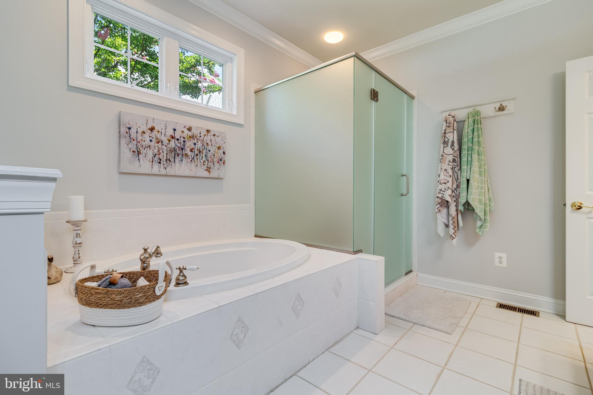 Swan Point, Maryland, 20645, United States, 5 Bedrooms Bedrooms, ,4 BathroomsBathrooms,Residential,For Sale,2008608