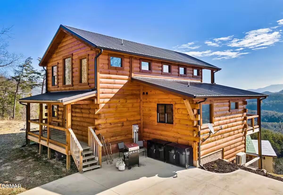 Sevierville, Tennessee, 37876, United States, 3 Bedrooms Bedrooms, ,5 BathroomsBathrooms,Residential,For Sale,1976900