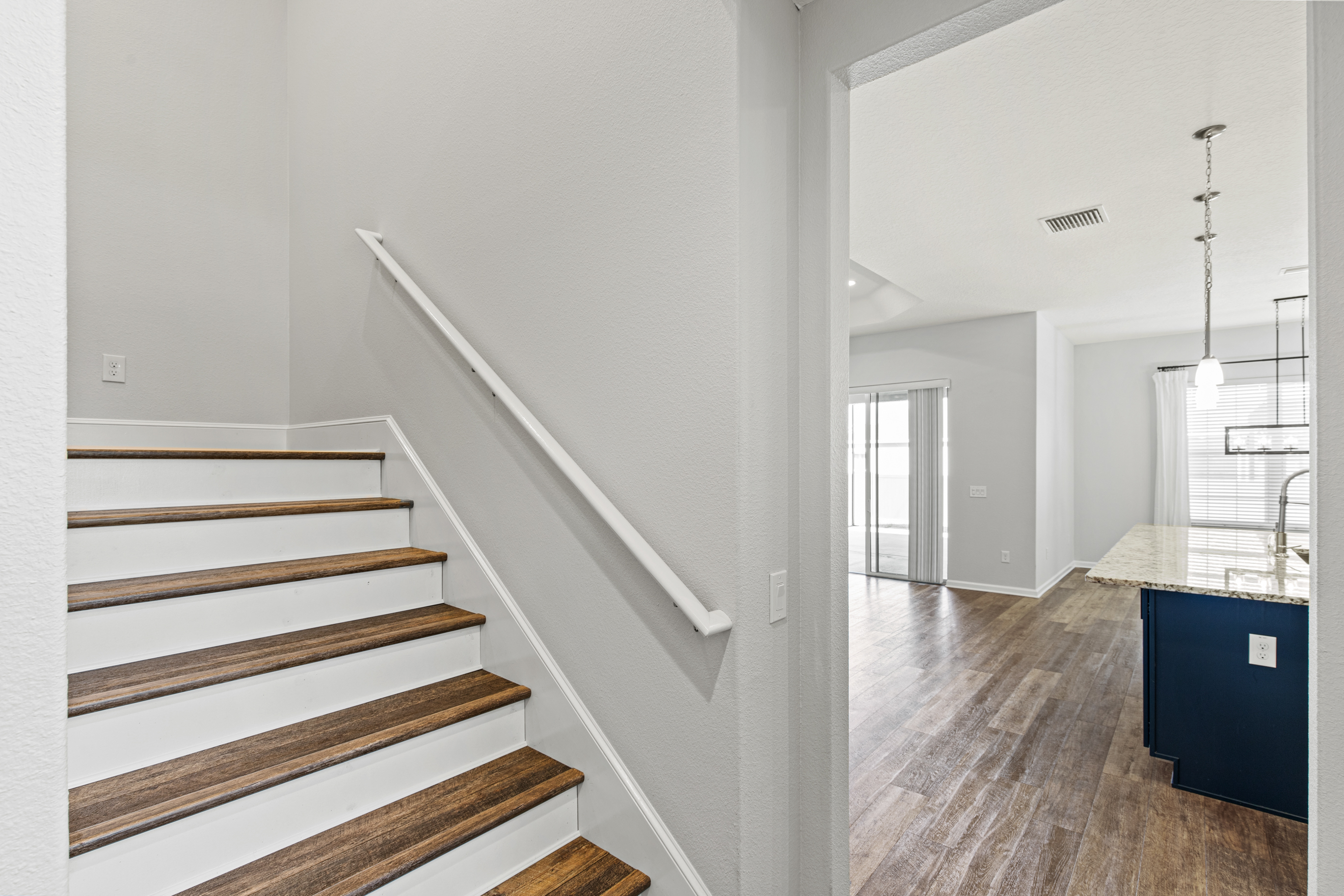 Oxford, Florida, 34484, United States, 3 Bedrooms Bedrooms, ,2 BathroomsBathrooms,Residential,For Sale,1989901