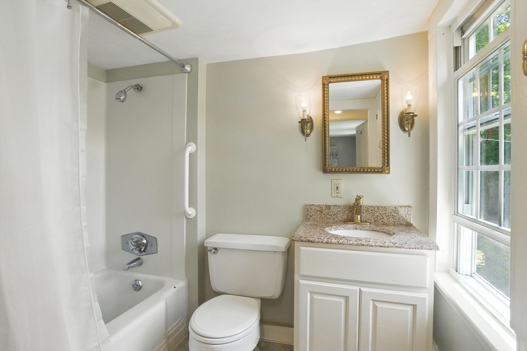 Bolton, Massachusetts, 01740, United States, 4 Bedrooms Bedrooms, ,4 BathroomsBathrooms,Residential,For Sale,1866522