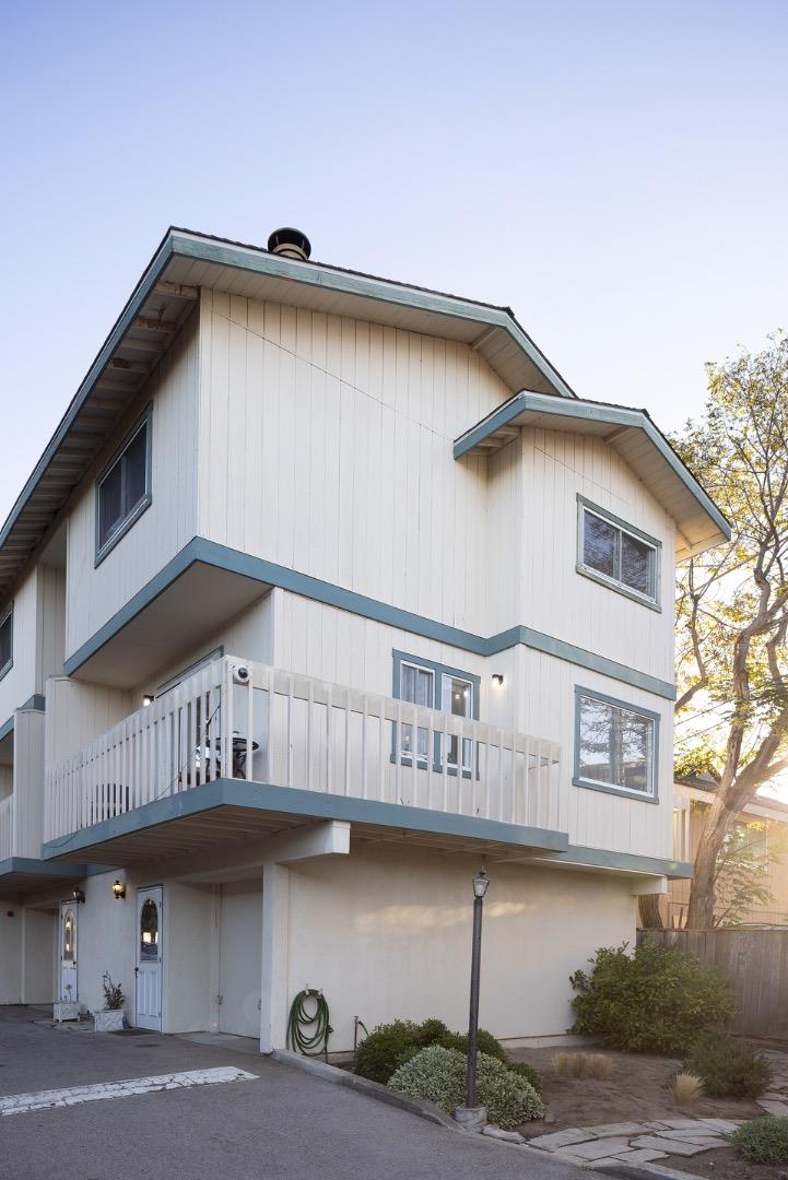 Monterey, California, 93940, United States, 2 Bedrooms Bedrooms, ,2 BathroomsBathrooms,Residential,For Sale,1971180