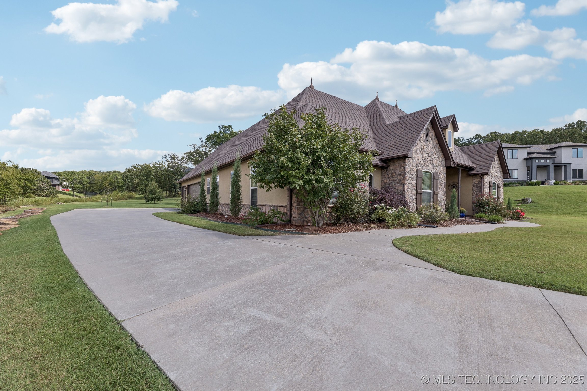 Sapulpa, Oklahoma, 74066, United States, 4 Bedrooms Bedrooms, ,4 BathroomsBathrooms,Residential,For Sale,1940003