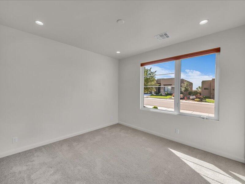 St George, Utah, 84790, United States, 4 Bedrooms Bedrooms, ,Residential,For Sale,1847671