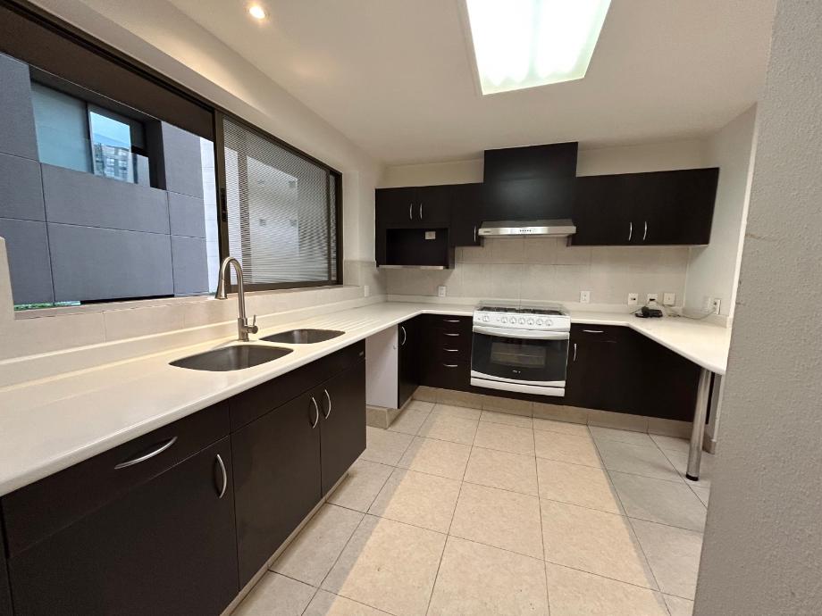 Álvaro Obregón, Ciudad de México, 01376, Mexico, 3 Bedrooms Bedrooms, ,3 BathroomsBathrooms,Residential,For Sale,1917121