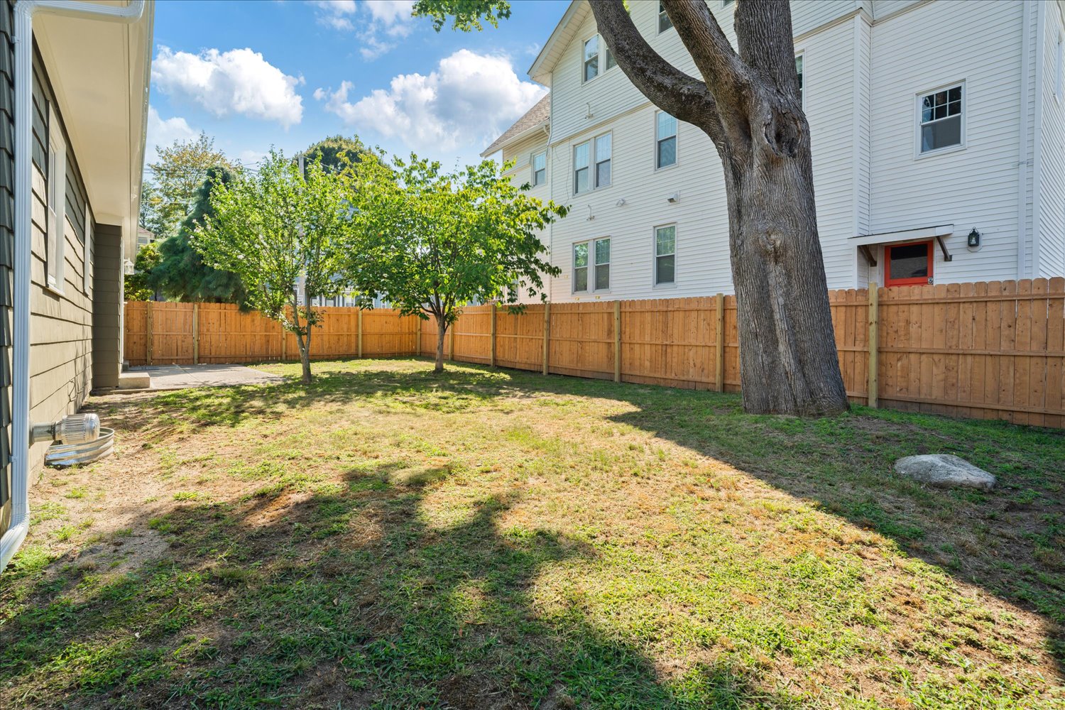 Providence, Rhode Island, 02906, United States, 2 Bedrooms Bedrooms, ,2 BathroomsBathrooms,Residential,For Sale,1943383