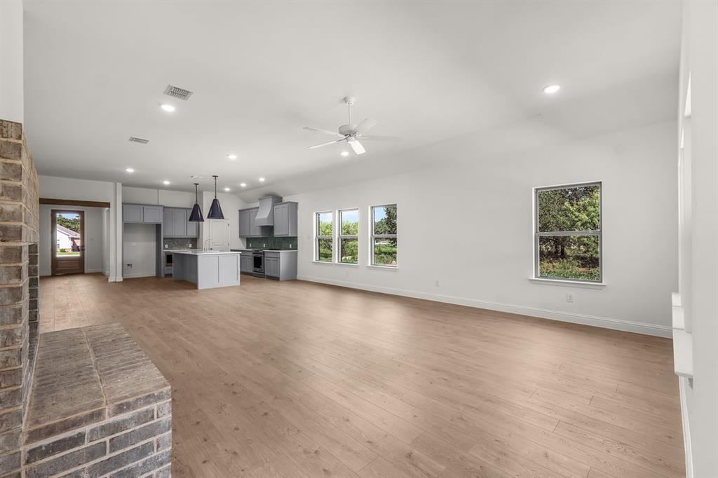 Brock, Texas, 76087, United States, 4 Bedrooms Bedrooms, ,3 BathroomsBathrooms,Residential,For Sale,1979509