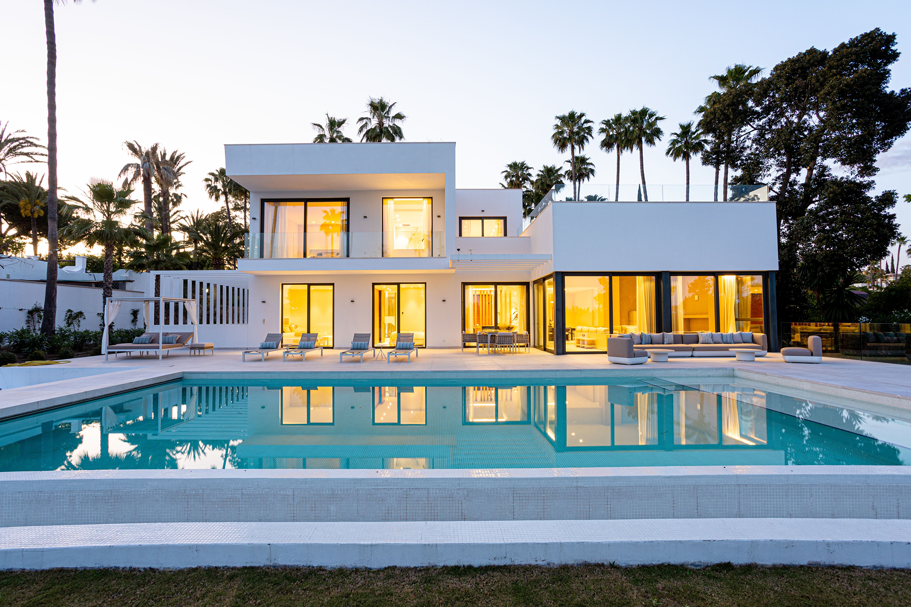  South-facing villa with expansive garden near El Paraíso Golf - 物件實景