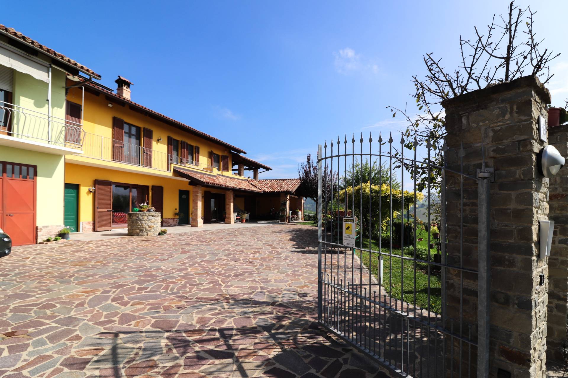 Localit? riviera, Monforte d'Alba, Cuneo, 12065, IT, 3 Bedrooms Bedrooms, ,3 BathroomsBathrooms,Residential,For Sale,Localit? riviera,1639521