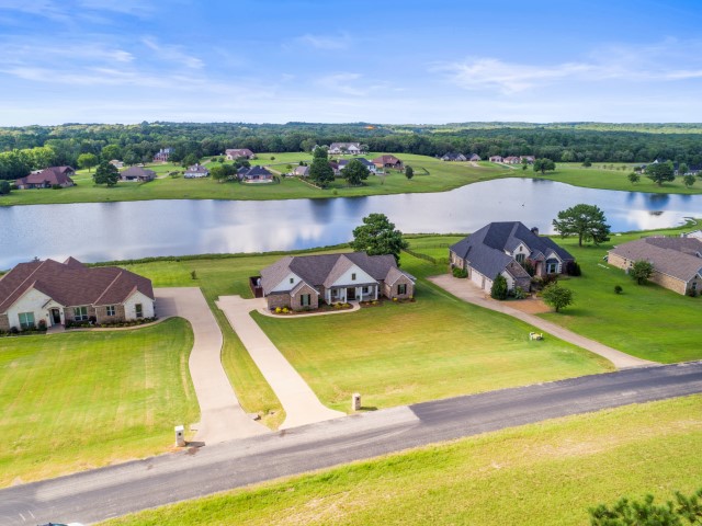 Lindale, Texas, 75771, United States, 3 Bedrooms Bedrooms, ,3 BathroomsBathrooms,Residential,For Sale,1938338
