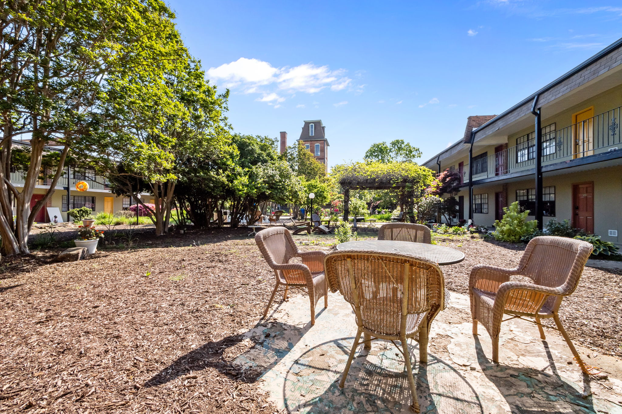  807 W Trinity Avenue, Durham, NC, 27701 - 物件實景