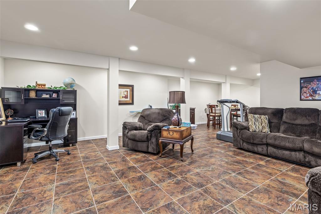Farmington, Missouri, 63640, United States, 3 Bedrooms Bedrooms, ,3 BathroomsBathrooms,Residential,For Sale,1942281