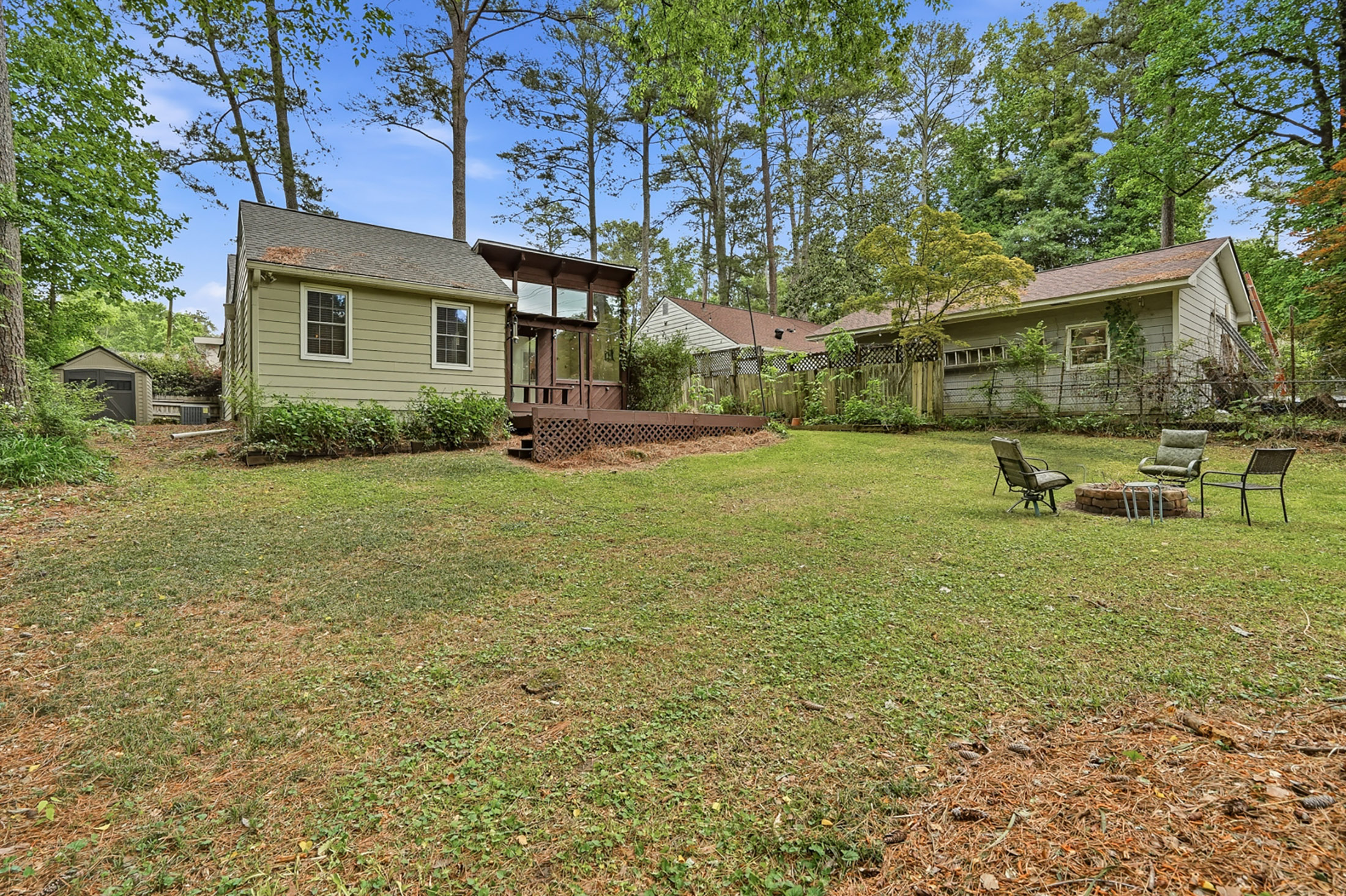  Charming Bungalow Tucked in Sought-After Lavista Park - 物件實景