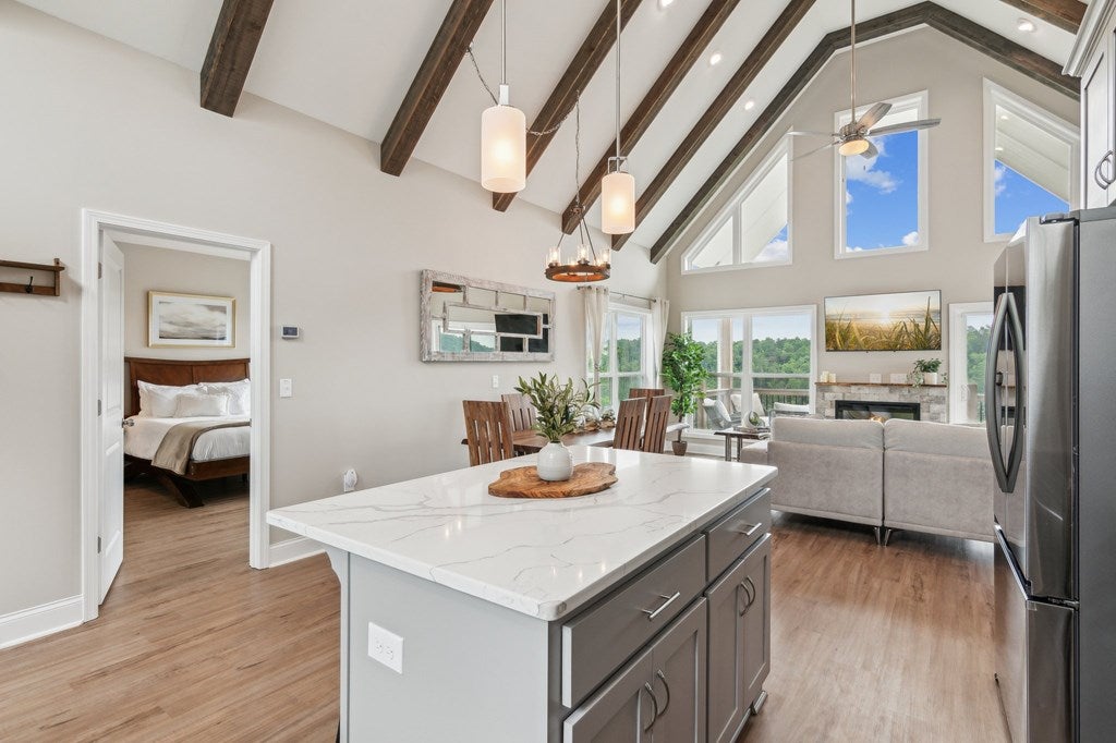 Ellijay, Georgia, 30540, United States, 3 Bedrooms Bedrooms, ,3 BathroomsBathrooms,Residential,For Sale,2003532