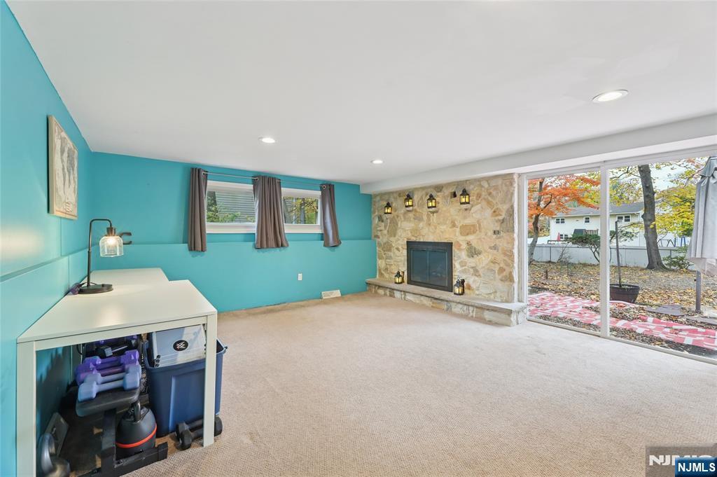 Northvale, New Jersey, 07647, United States, 4 Bedrooms Bedrooms, ,2 BathroomsBathrooms,Residential,For Sale,1986312