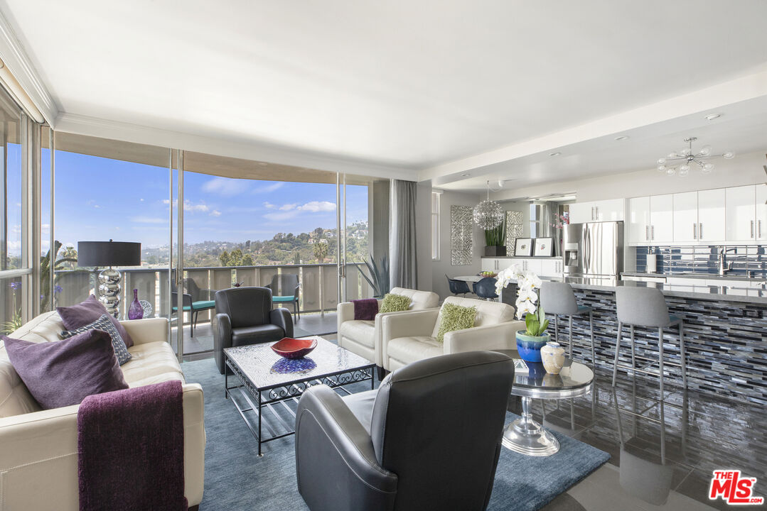 Los Angeles, California, 90027, United States, 1 Bedroom Bedrooms, ,1 BathroomBathrooms,Residential,For Sale,1913700