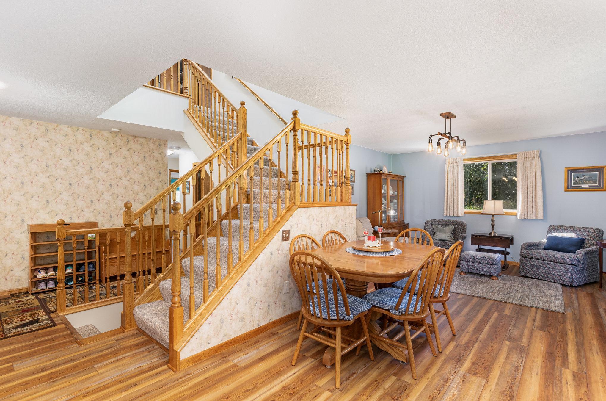 Lakeville, Minnesota, 55044, United States, 5 Bedrooms Bedrooms, ,1 BathroomBathrooms,Residential,For Sale,1989528