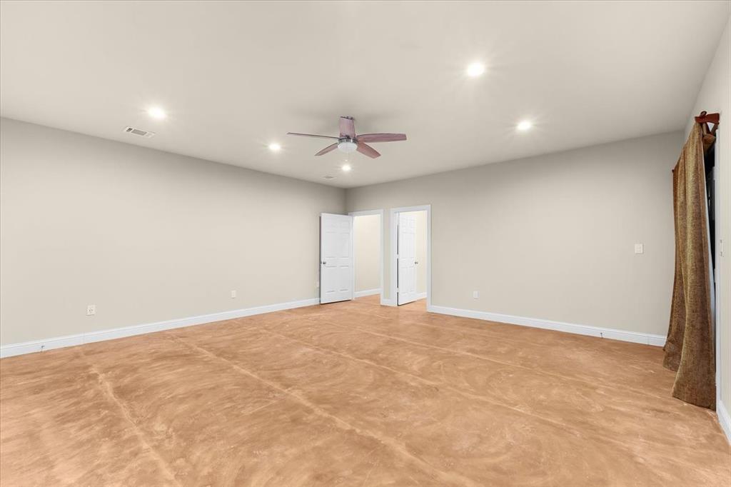 Weatherford, Texas, 76088, United States, 4 Bedrooms Bedrooms, ,3 BathroomsBathrooms,Residential,For Sale,1974322