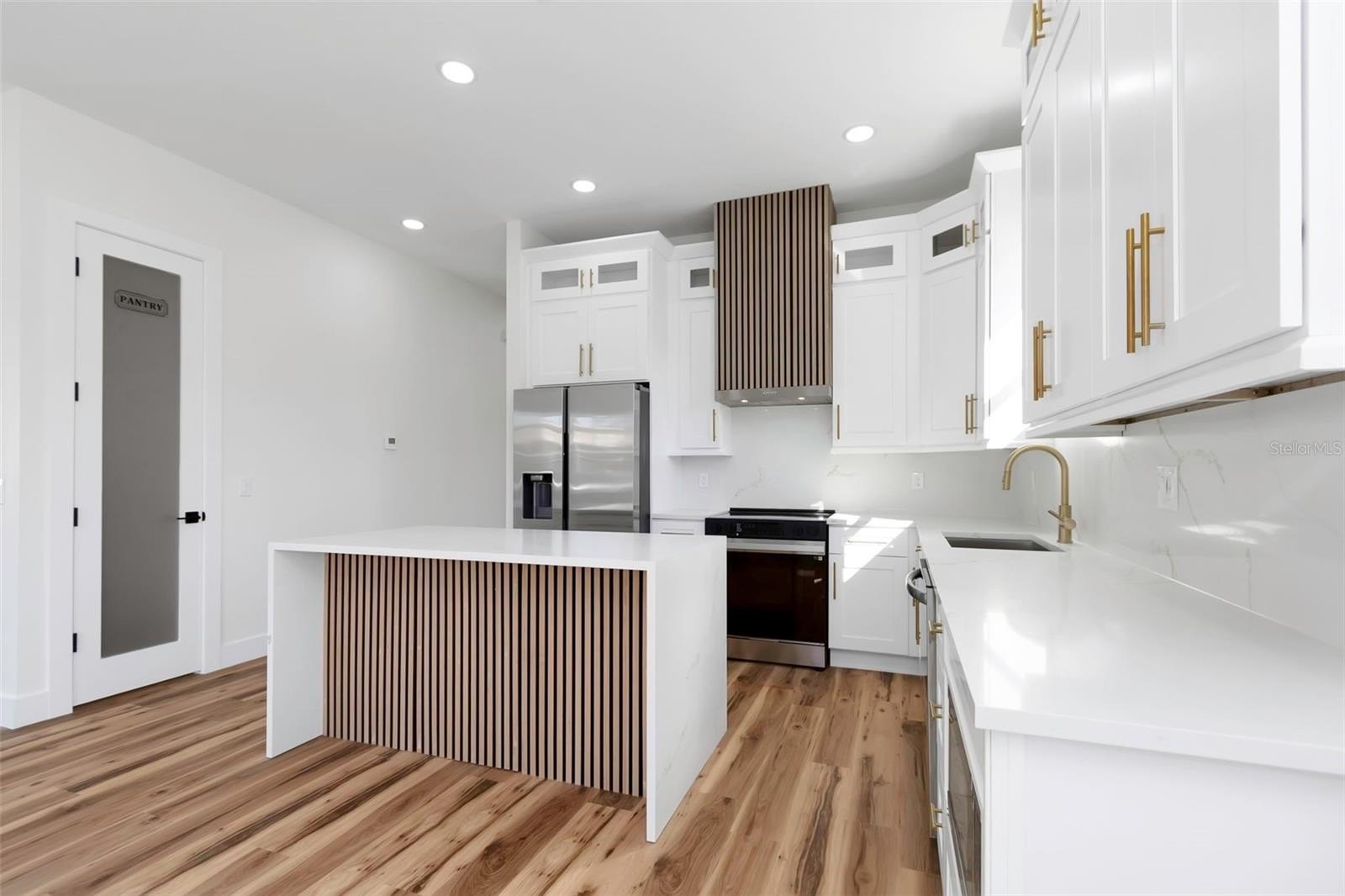 ST PETERSBURG, Florida, 33705, United States, 3 Bedrooms Bedrooms, ,2 BathroomsBathrooms,Residential,For Sale,1989946