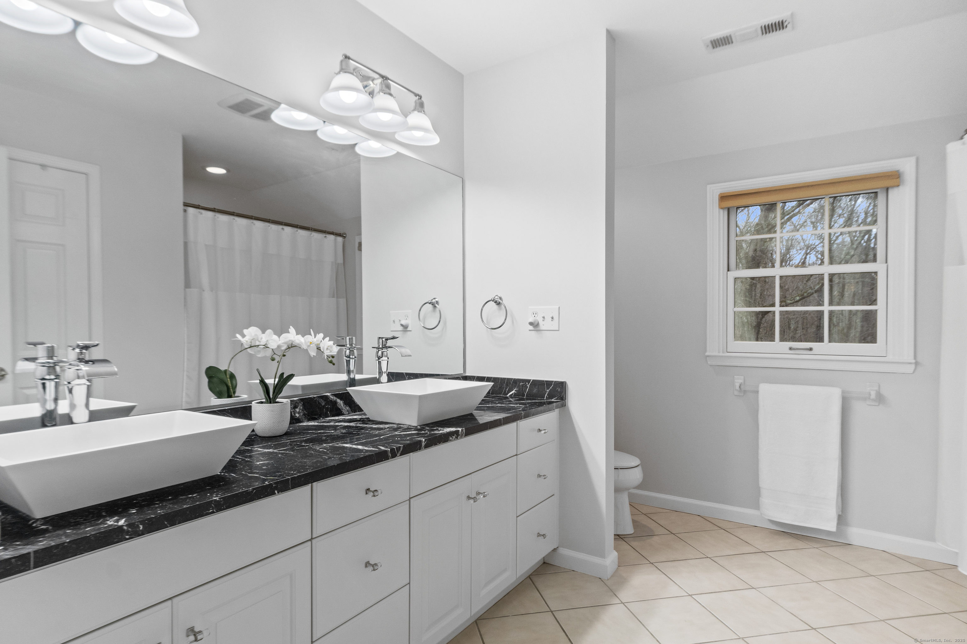 Monroe, Connecticut, 06468, United States, 5 Bedrooms Bedrooms, ,4 BathroomsBathrooms,Residential,For Sale,1744682