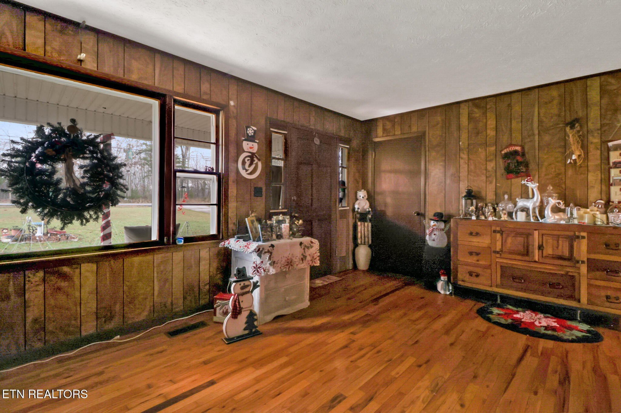 Deer Lodge, Tennessee, 37726, United States, 3 Bedrooms Bedrooms, ,2 BathroomsBathrooms,Residential,For Sale,2006458