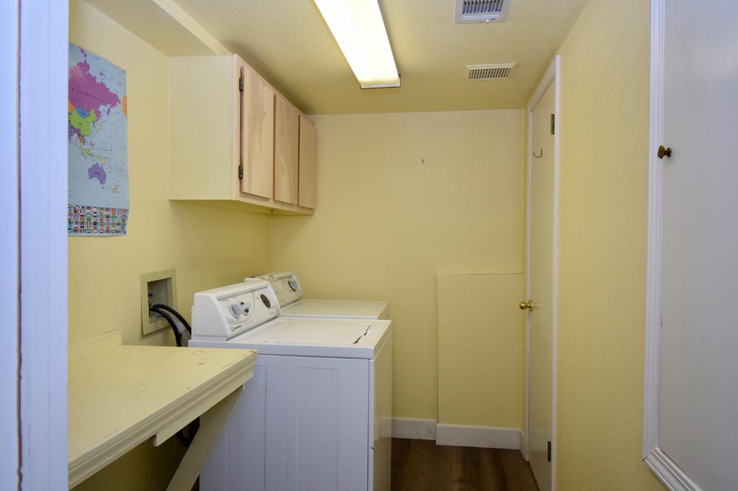 Oakhurst, California, 93644, United States, 4 Bedrooms Bedrooms, ,3 BathroomsBathrooms,Residential,For Sale,1984203