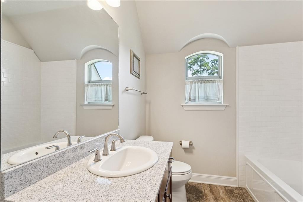 Madisonville, Louisiana, 70447, United States, 4 Bedrooms Bedrooms, ,4 BathroomsBathrooms,Residential,For Sale,1947964