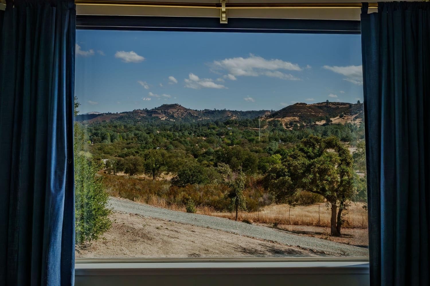 Valley Springs, California, 95252, United States, 3 Bedrooms Bedrooms, ,3 BathroomsBathrooms,Residential,For Sale,1983340