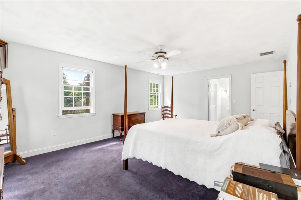 Middleton, Massachusetts, 01949, United States, 4 Bedrooms Bedrooms, ,3 BathroomsBathrooms,Residential,For Sale,2048371