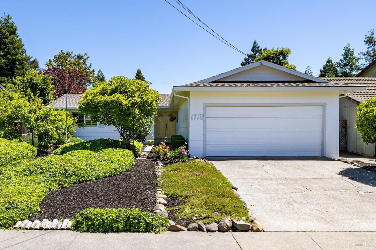 Petaluma, California, 94954, United States, 3 Bedrooms Bedrooms, ,2 BathroomsBathrooms,Residential,For Sale,2047948
