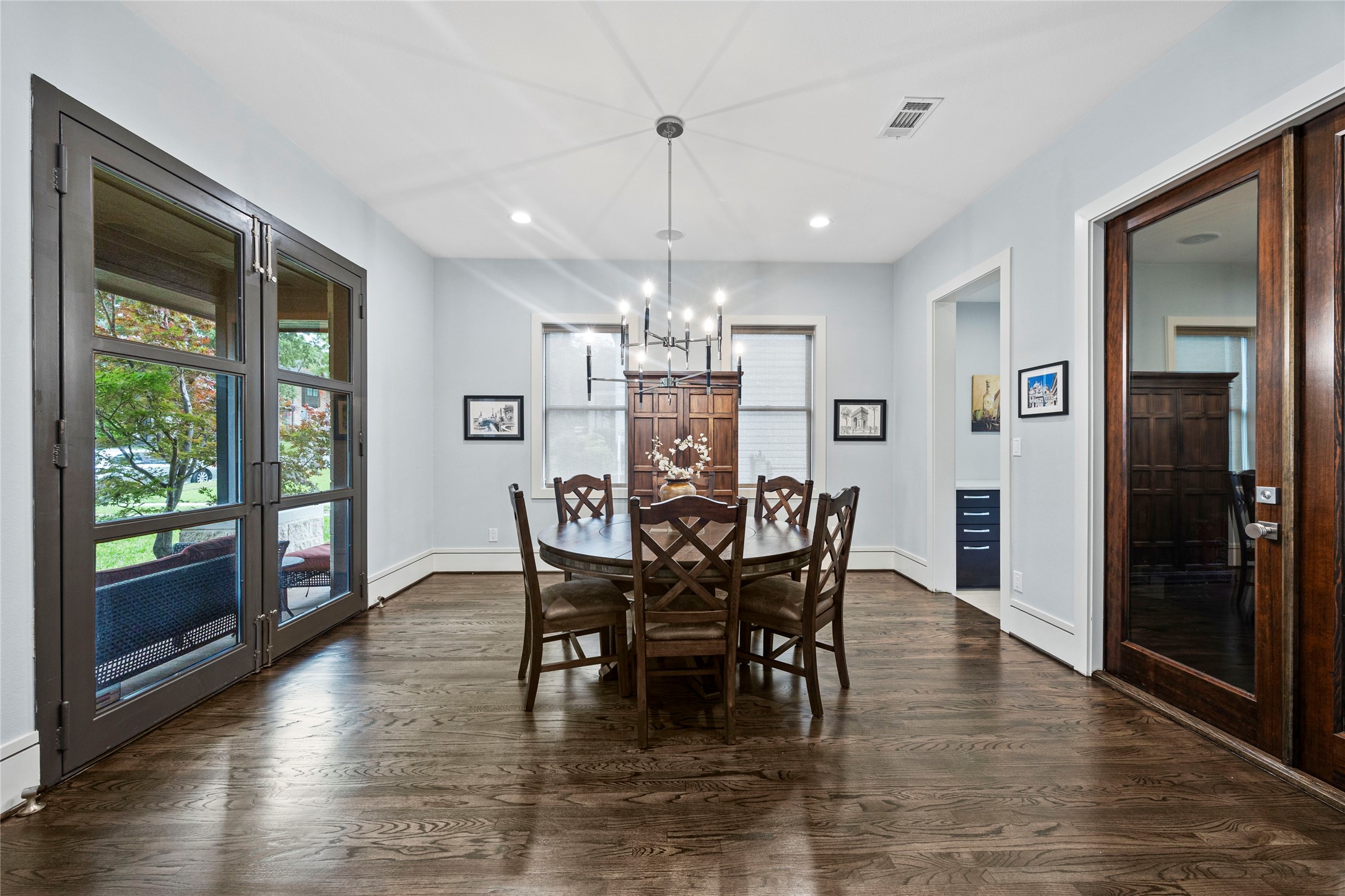 Dallas, Texas, 75214, United States, 4 Bedrooms Bedrooms, ,5 BathroomsBathrooms,Residential,For Sale,1794312