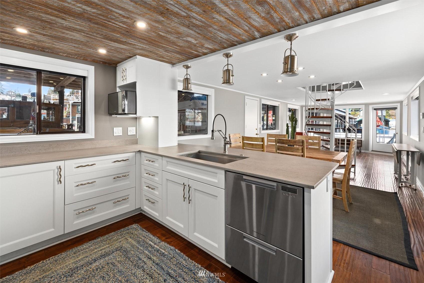 2401 NORTHLAKE WAY B14, SEATTLE, Washington, 98103, United States, 2 Bedrooms Bedrooms, ,2 BathroomsBathrooms,Residential,For Sale,2401 NORTHLAKE WAY B14,1433701