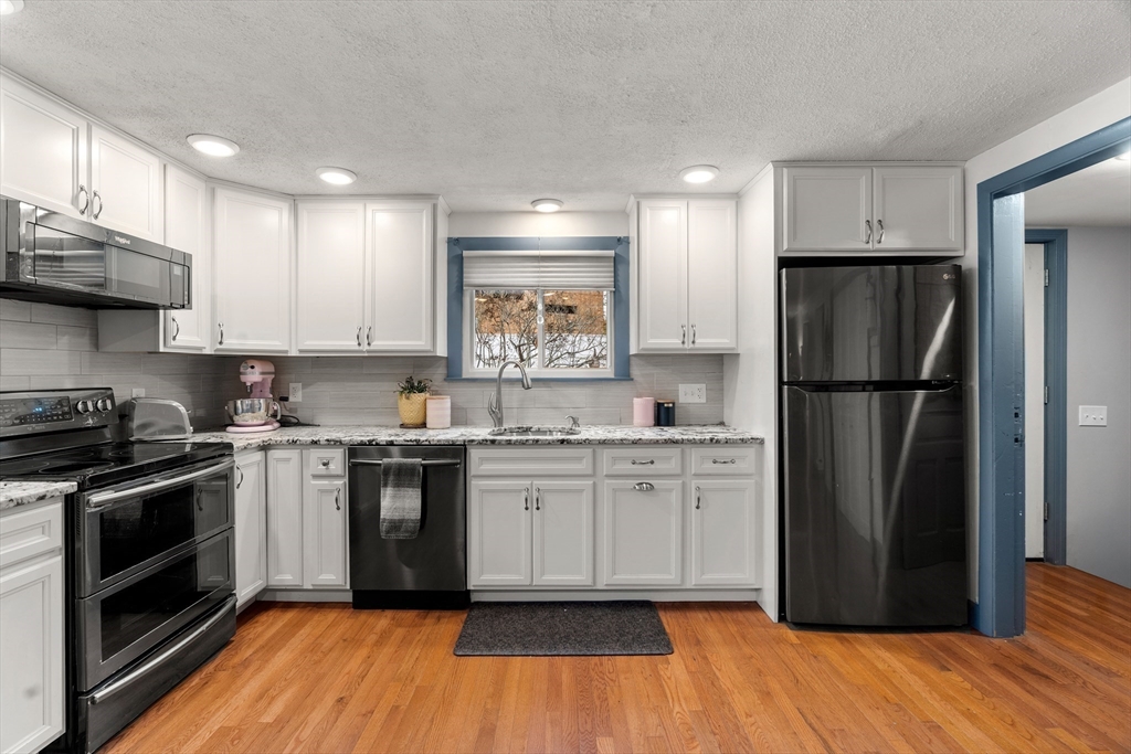 Swampscott, Massachusetts, 01907, United States, 4 Bedrooms Bedrooms, ,2 BathroomsBathrooms,Residential,For Sale,1989409