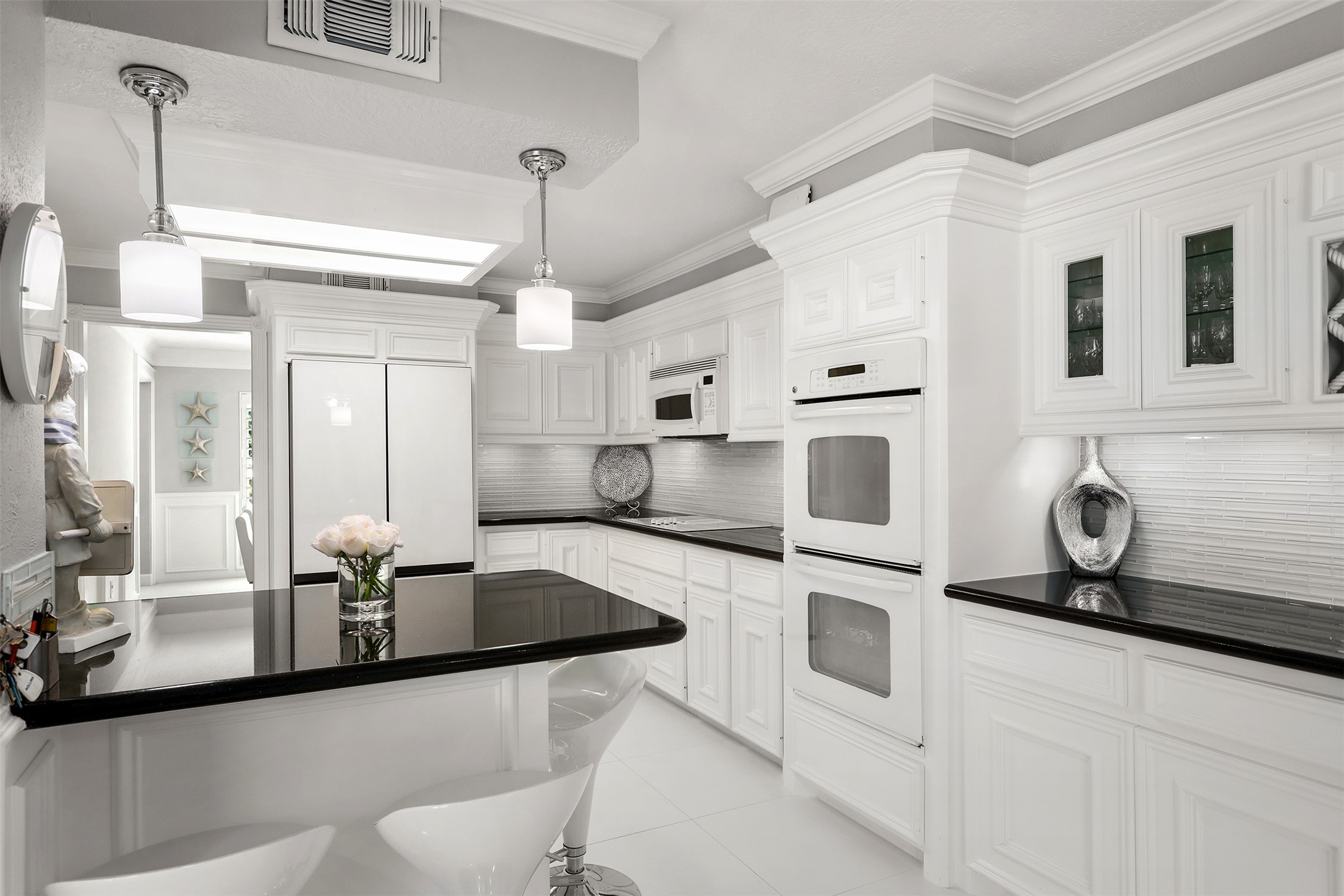 Nassau Bay, Texas, 77058, United States, 5 Bedrooms Bedrooms, ,5 BathroomsBathrooms,Residential,For Sale,1988330