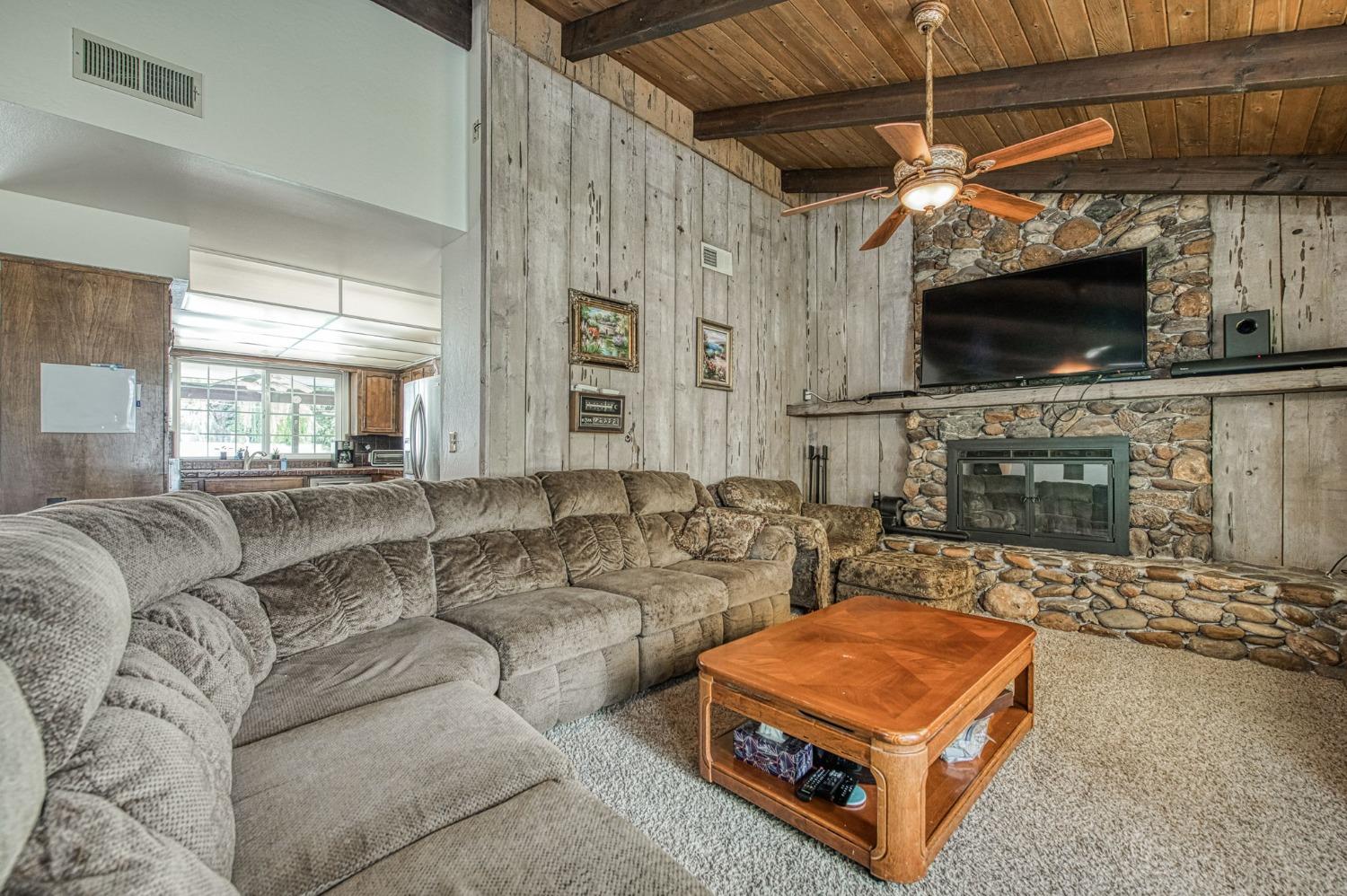 Sanger, California, 93657, United States, 4 Bedrooms Bedrooms, ,3 BathroomsBathrooms,Residential,For Sale,1897829