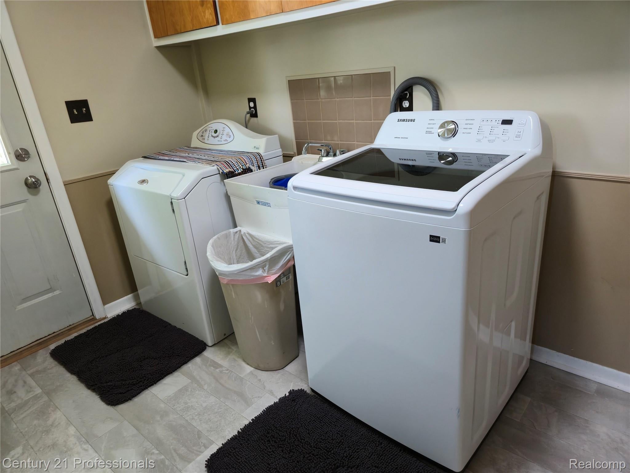 RochesterHills, Michigan, 48309, United States, 3 Bedrooms Bedrooms, ,3 BathroomsBathrooms,Residential,For Sale,1973960