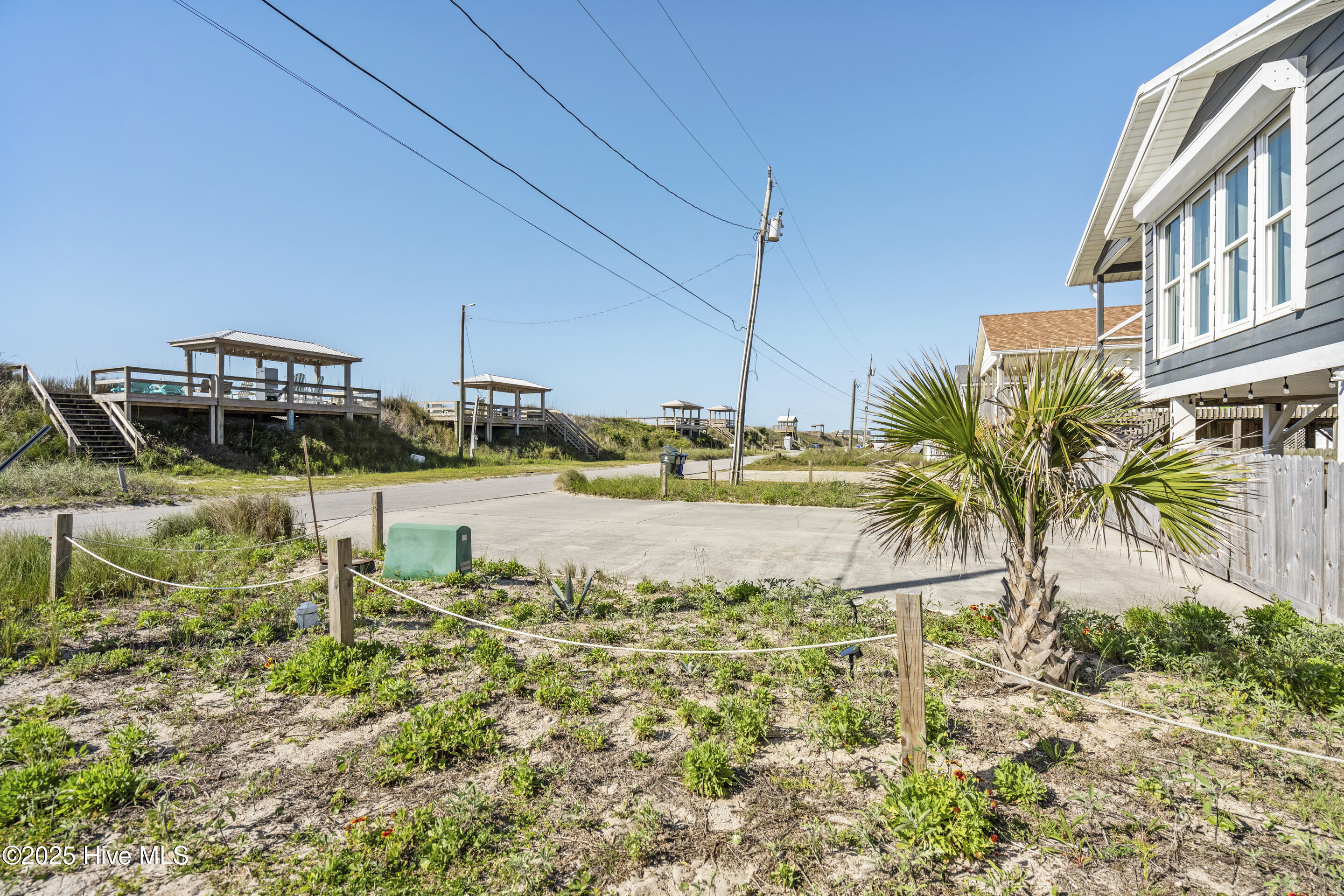 Surf City, North Carolina, 28445, United States, 3 Bedrooms Bedrooms, ,2 BathroomsBathrooms,Residential,For Sale,1794333