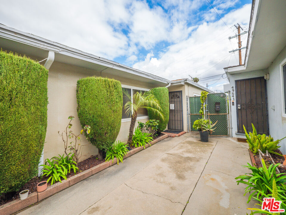 Los Angeles, California, 90066, United States, 4 Bedrooms Bedrooms, ,Residential,For Sale,1991184