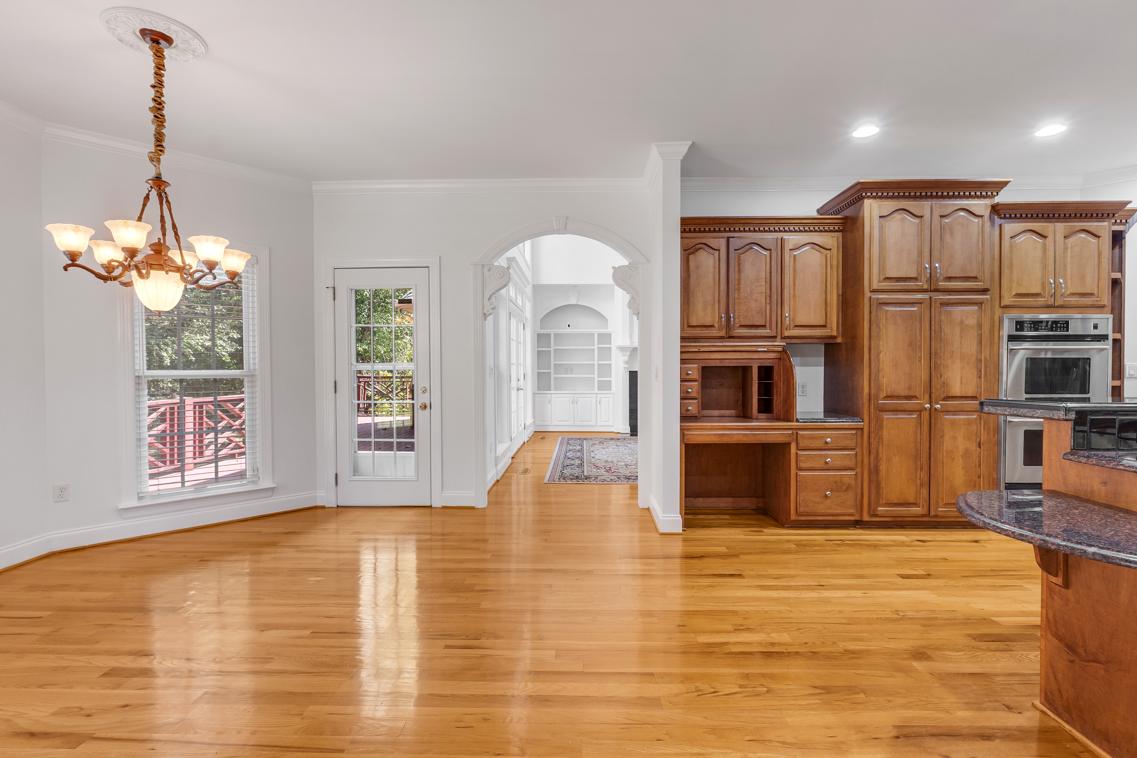 Tullahoma, Tennessee, 37388, United States, 6 Bedrooms Bedrooms, ,5 BathroomsBathrooms,Residential,For Sale,1851275