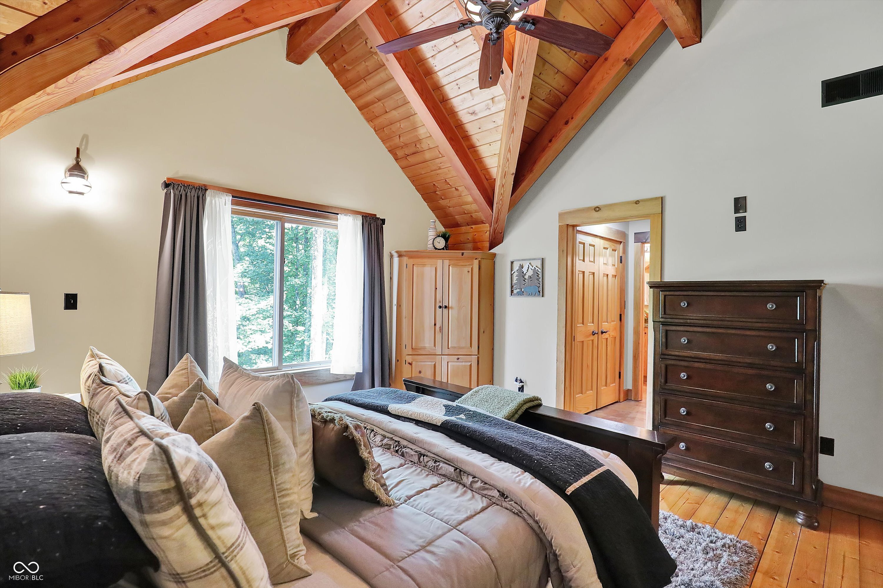 Unionville, Indiana, 47468, United States, 4 Bedrooms Bedrooms, ,5 BathroomsBathrooms,Residential,For Sale,1870094