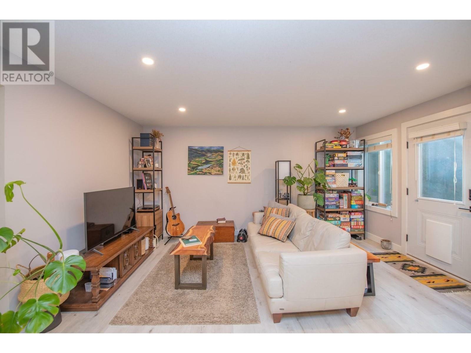 ARMSTRONG, British Columbia, V4Y 0X9, CA, 6 Bedrooms Bedrooms, ,3 BathroomsBathrooms,Residential,For Sale,1838697