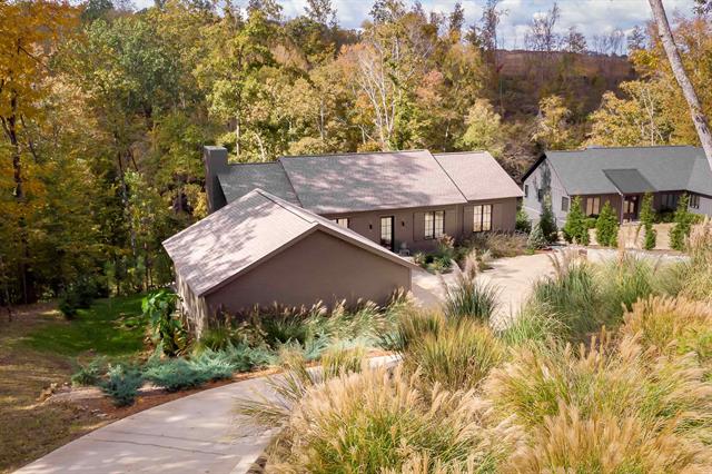 Florence, Alabama, 35630, United States, 4 Bedrooms Bedrooms, ,4 BathroomsBathrooms,Residential,For Sale,1988218