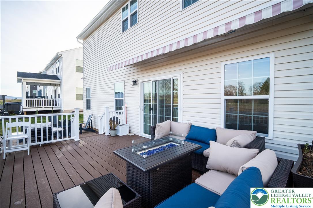 North Catasauqua Bor, Pennsylvania, 18032, United States, 4 Bedrooms Bedrooms, ,4 BathroomsBathrooms,Residential,For Sale,2001673