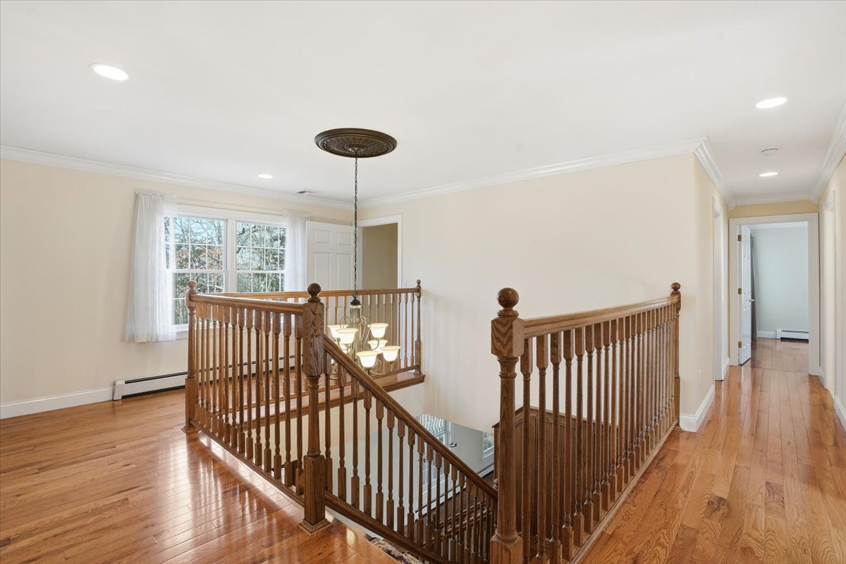 Milford, Pennsylvania, 18337, United States, 4 Bedrooms Bedrooms, ,3 BathroomsBathrooms,Residential,For Sale,2013781