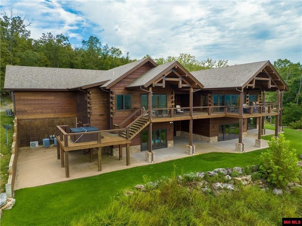 Cotter, Arkansas, 72626, United States, 4 Bedrooms Bedrooms, ,5 BathroomsBathrooms,Residential,For Sale,1976163