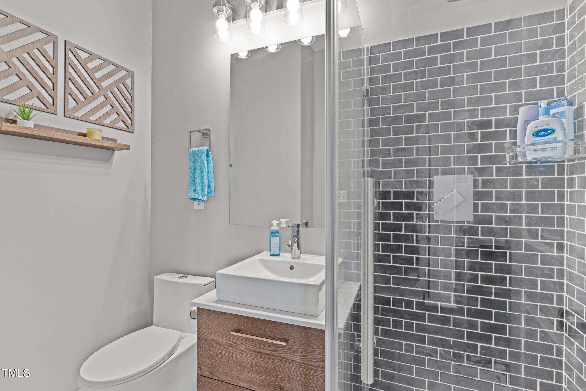 Chapel Hill, North Carolina, 27517, United States, 5 Bedrooms Bedrooms, ,5 BathroomsBathrooms,Residential,For Sale,1991048